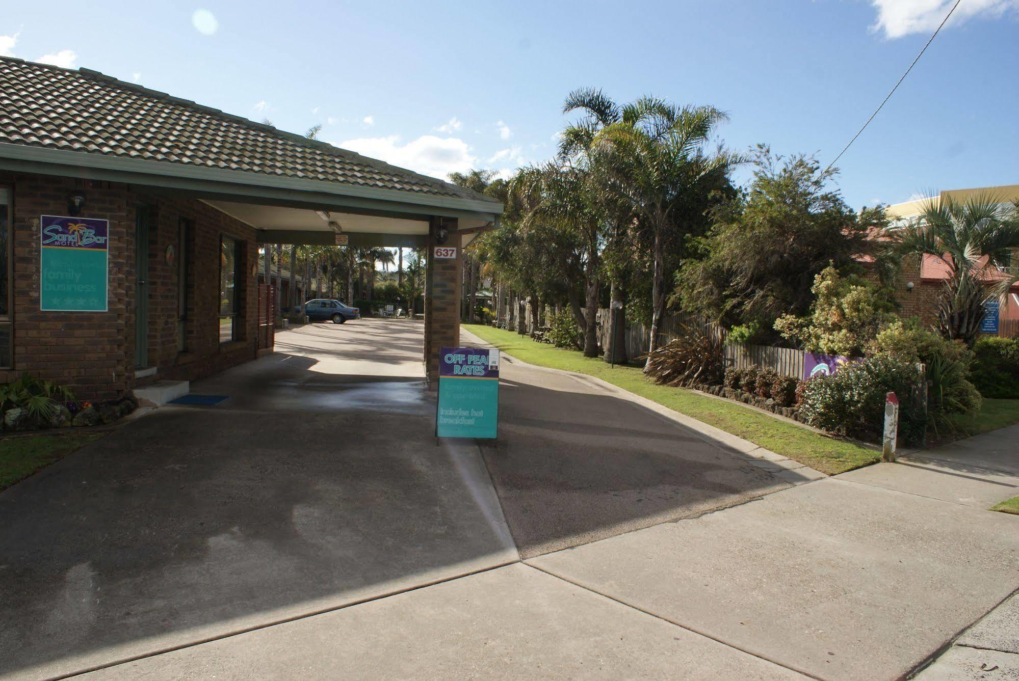 Sandbar Motel Lakes Entrance Exterior photo